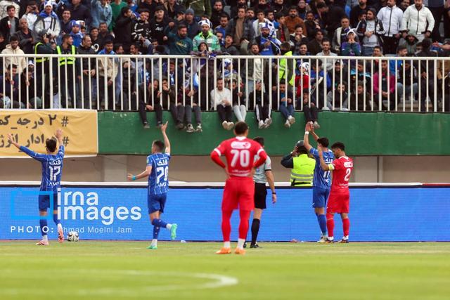 از نقدی بر هشدار کاپیتان پرسپولیس تا مرثیهای برای آخرین جام جهانی مسی و رونالدو