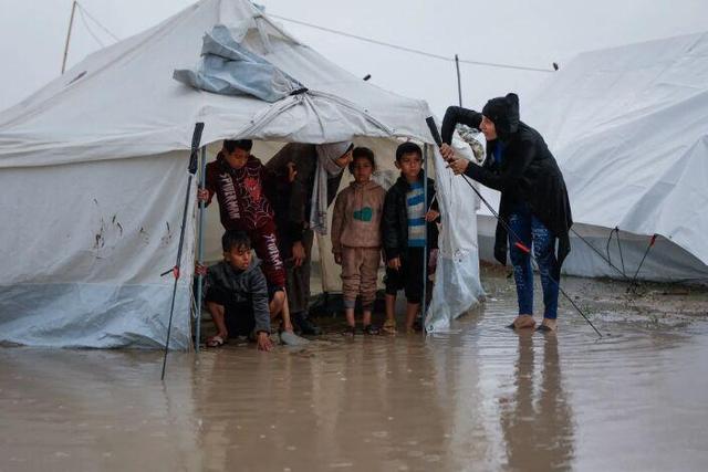 سخنگوی شهرداری غزه: زیرساختها دچار فروپاشی شدیدی شدهاند