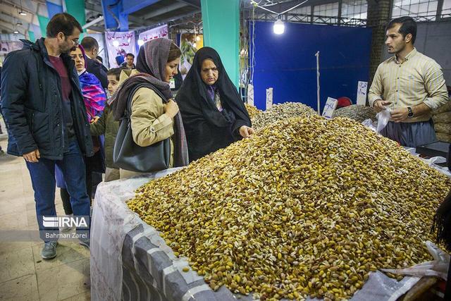 نمایشگاه و جشنواره شب یلدا در زنجان گشایش یافت