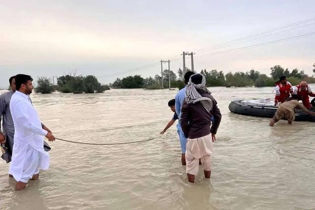 هشدار وزارت بهداشت درباره بارشهای شدید و سیل در جنوب کشور