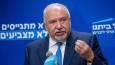 لیبرمن: نتانیاهو با سرقت بودجه نظامی آن را به حریدی‌های فراری از وظیفه عمومی می‌دهد