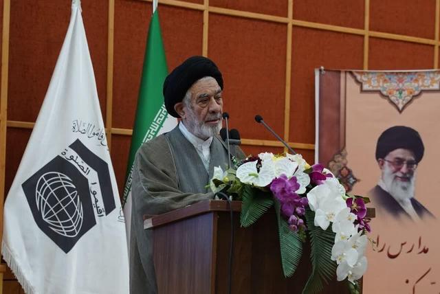 مدیران دستگاههای اجرایی باید متولی اقامه نماز جماعت در ادارات باشند