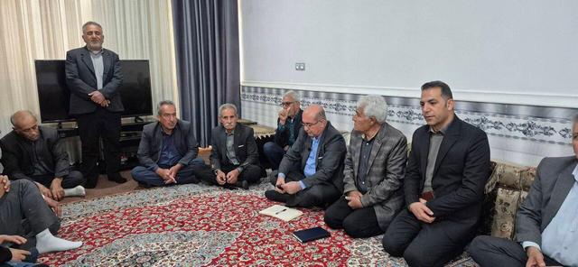 نشست دهقان ناصرآبادی با مردم دهستان دادین علیا