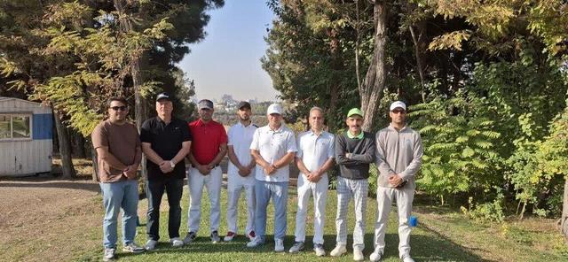 تلاش برای قهرمانی بدونِ زمین