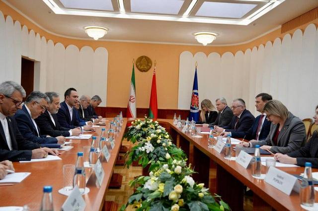 امضای اسناد توسط وزرای خارجه ایران و بلاروس