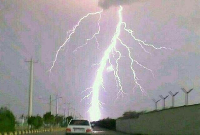 آمادگی کامل شرکت برق منطقهای فارس در پی هشدار قرمز هواشناسی و بارشهای سیلآسا