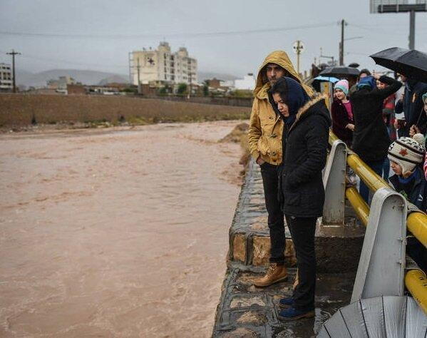 رئیس سازمان آتش‌نشانی شیراز: از حضور در ارتفاعات و کنار رودخانه‌ها خودداری کنید