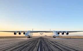 پرواز یک زمین فوتبال در آسمان! ؛ این فتوشاپ نیست! | هیولایی که ابرها را میشکافد + تصاویر