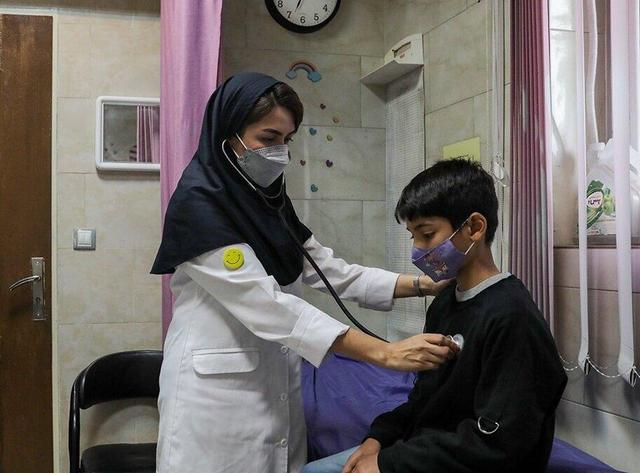 ایران روی موج آنفلوآنزای جدید؛ واکسن فایده‌ای ندارد | پیک بیماری کی فروکش می‌کند؟ | ۴ علامت خطرناک در آنفلوآنزای جدید