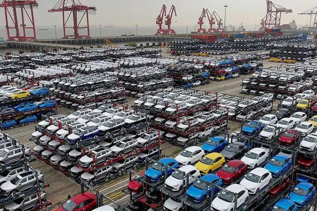 تصمیم جدید بنزینی دولت؛ رنو کپچر، میتسوبیشی میراژ و تویوتا کرولا سهمیه بنزین دارند؟