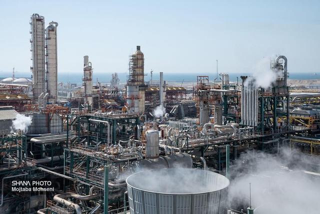 تصمیم‌گیری کارگروه وزارت نفت برای مدیریت خوراک پتروشیمی‌ها