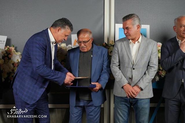 خبرورزشیگردی| علی دایی: آن آقا را حتی نمیخواهم ببینم/ حمید استیلی راه غلطی را انتخاب کرد/ غصه میخورم که باید مقابل هواداران بایستم