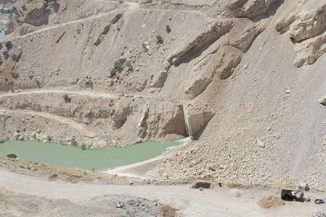 توقف ساخت سد ماندگان در دامنه کوه دنا