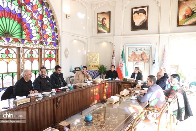 جلسه بررسی مشکلات بازار تاریخی سرپوشیده تبریز