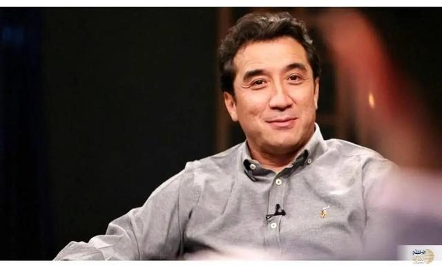 ببینید/ خداداد عزیزی سکوتش را شکست/توضیح درباره حرکت جنجالی در پخش زنده