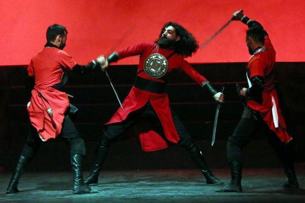 تبریز؛ قطب نمایشنامه نویسی ایران/ چهرههای شاخص ادبیات نمایشی آذربایجان چه کسانی هستند؟