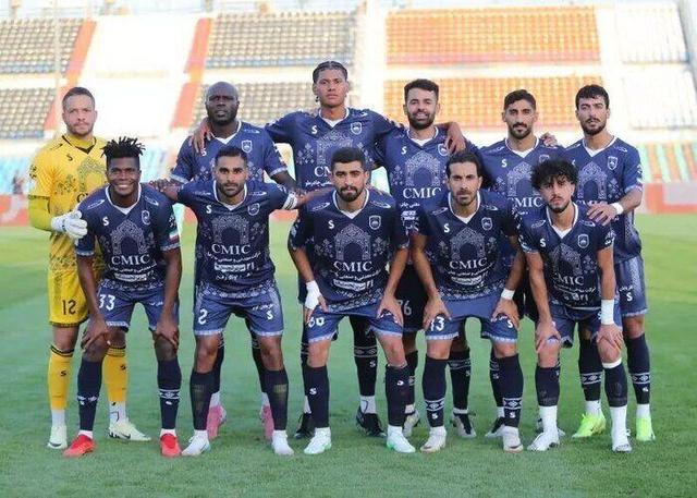 چادرملو اردکان ـ استقلال خوزستان؛ دیداری حساس از هفته چهاردهم لیگ برتر