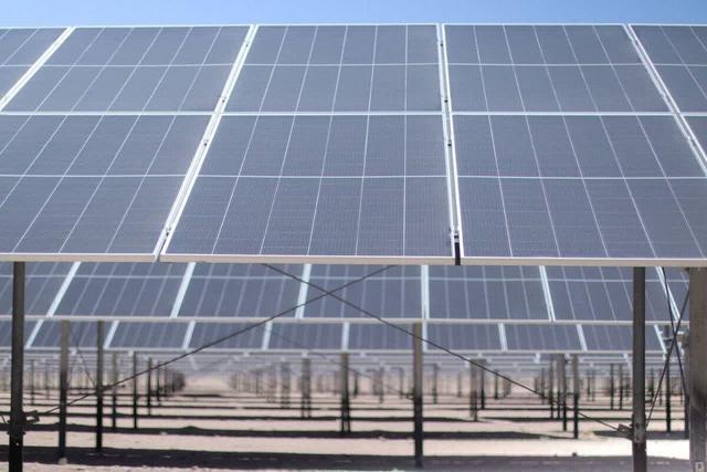 آذرآب اراک مجوز ساخت ۲۰۰ مگاوات نیروگاه خورشیدی در کشور را دریافت کرد