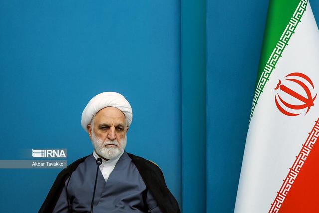 فساد صرفا با زندانی کردن مفسد ریشهکن نمیشود