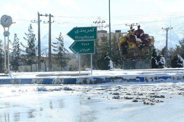 ۲۵ اکیپ پلیس‌راه در هشت نقطه برف‌گیر استان یزد مستقر شدند