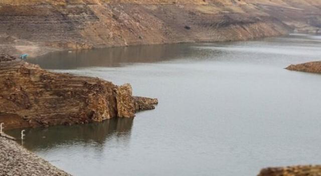 منابع طبیعی: در پی بارندگیهای اخیر سد آبخیز نازدشت در هرمزگان، به طور کامل آبگیری شد