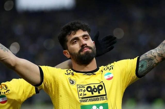 درگیری دو بازیکن سپاهان در فرودگاه اهواز