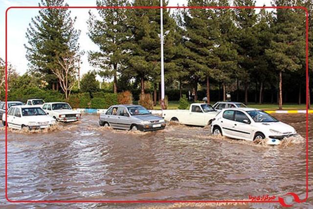 بارش شدید باران و آب گرفتگی معابر در سیرجان