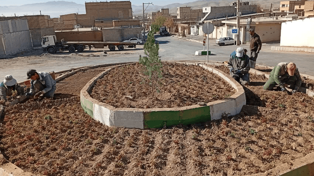 کاشت 20000 گلدان گل مغربی در شهرکرد