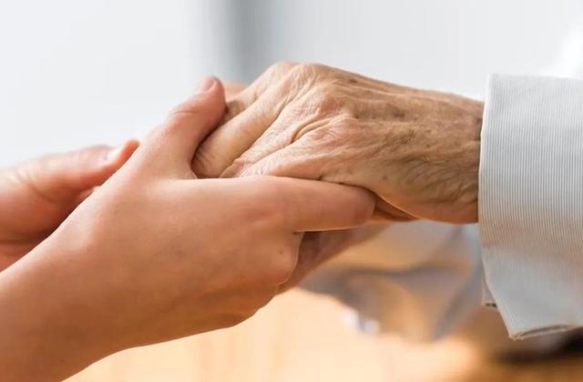 اعتبارات رفاه اجتماعی در سال ۱۴۰۴ به ۶۶ همت رسید؛ پوشش بیمهای و حمایت از بازنشستگان افزایش یافت