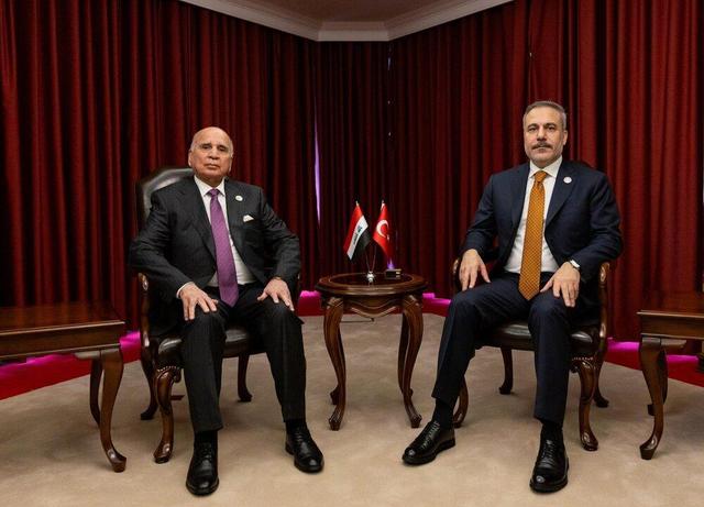 دیدار پرتنش «نواف سلام» و «هاکان فیدان» در دوحه