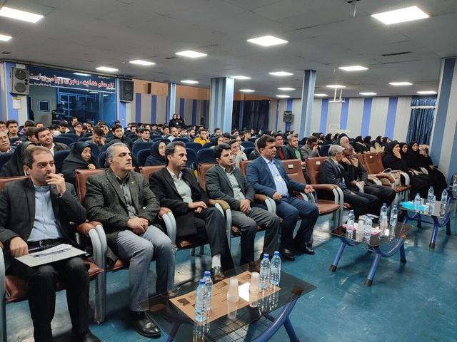 دکتر افضل‌السادات حسینی: تحول آموزش از کلاس درس و اعتماد به معلم آغاز می‌شود