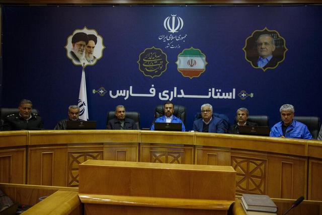 استاندار فارس: مدیریت بحران به معنای حفظ روند عادی خدماترسانی به مردم است