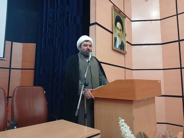 برخی سودجویان داخل کشور معیشت مردم را به گروگان گرفته‌اند