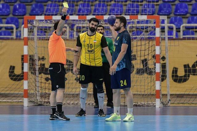 سپاهان پرواز هوانیروز را شکست داد/ طلاییپوشان دوباره در جمع مدعیان هندبال