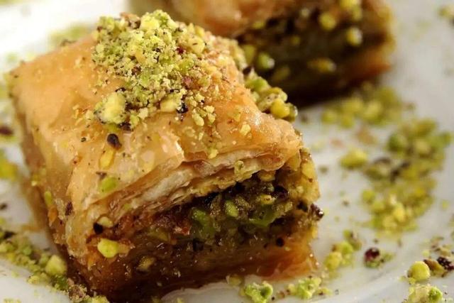 بستنی خامهای دومین دسر محبوب دنیا شد | فهرست ۱۰ شیرینی برتر جهان