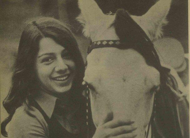 گفت‌وگو با قهرمان زن پرش با اسب ایران؛ آذر ۱۳۵۱