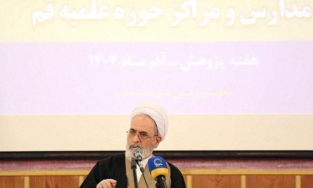 پژوهش در حوزه علمیه رسالت هدایتگرانه دارد / امروز در میانه کارزار بزرگ فکری و تمدنی قرار داریم