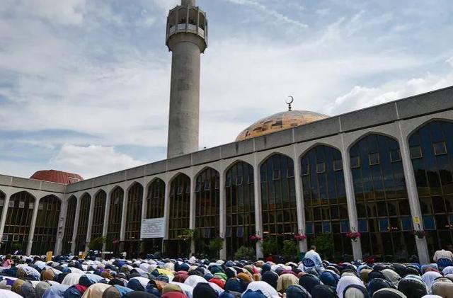 میلیونها مسلمان انگلیس در معرض خطر از دست دادن شهروندی