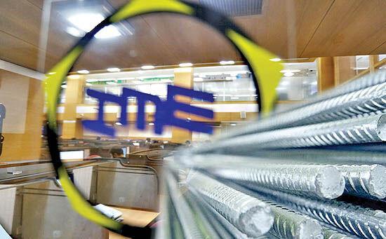 بازار فولاد در تنگنای رکود و کمبود نقدینگی قرار گرفت؛ رشد ۱۰درصدی قیمت شمش بورسی