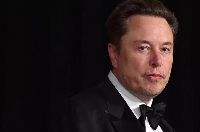 ایلان ماسک میتواند اولین تریلیونر تاریخ باشد