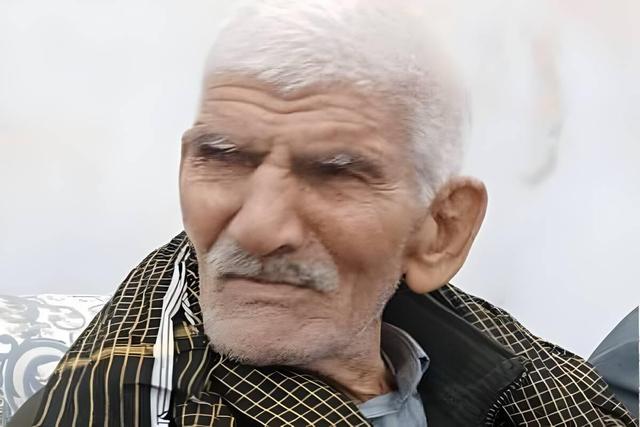 ۸۳ سال انتظار؛ پیرمرد گچسارانی به خانه بازگشت