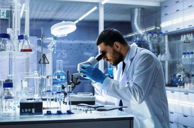 بسته حمایتی دولت برای ۱۵ هزار استاد و دانشجو با هدف مرجعیت علمی