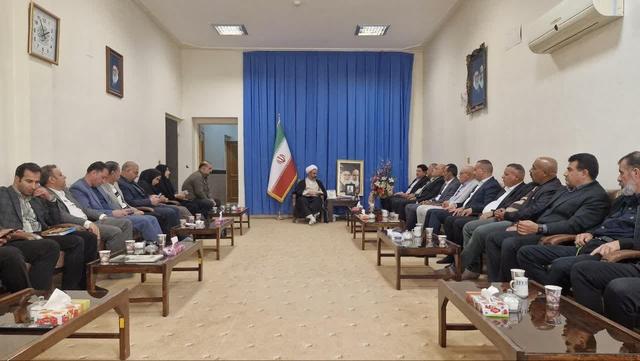 امام جمعه ایلام:پیوند ایران و عراق سدی محکم در برابر نظام استکباری است