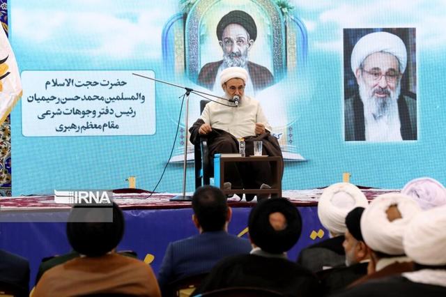 مسیر انقلاب با گذر از پیچ تاریخی خود به قله نزدیک میشود