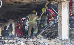 ریزش ساختمان در یافت‌آباد/ نجات زنده ۴ نفر از زیر آوار