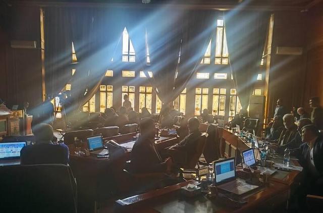 فیلم/ قطع برق در جلسه علنی شورای شهر تهران