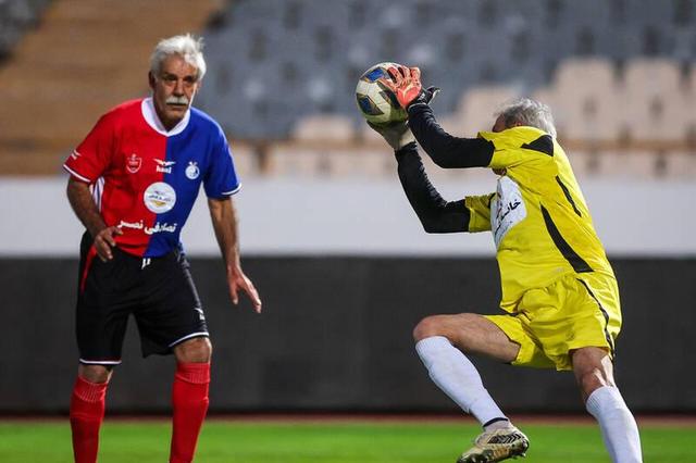 فنونیزاده: تقابل پرسپولیس با تراکتور فینال زودهنگام جامحذفی است