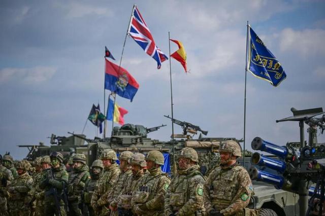 مسابقه تسلیحاتی در قاره‌ای که صلح را فراموش کرده است