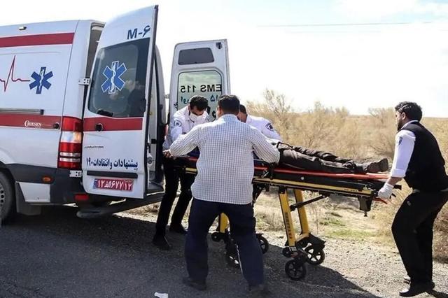 انحراف اتوبوس در جاده کرمان به رفسنجان 15 مجروح برجای گذاشت