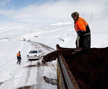 ۶۰ کیلومتر از محورهای مواصلاتی مهاباد نمک‌پاشی شد